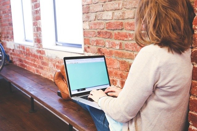 girl with laptop